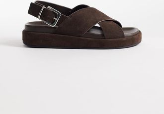 schuh Tennessee - Sandali incrociati in camoscio marrone con cinturino sul tallone e fibbia