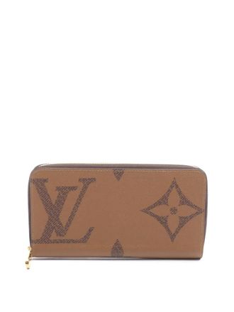 Louis Vuitton 2021-2025 Monogram Giant Reverse Zippy Wallet long wallets - Brown