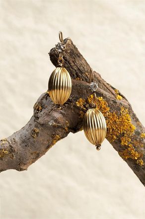 Tataborello Goldene Ohrringe mit Kristallen und H&auml;matit Damasco