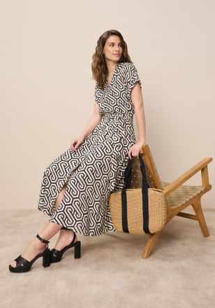 Tamaris Hemdblusenkleid TAMARIS, Damen, Gr. 34, N-Gr, schwarz (schwarz sand), Web, Obermaterial: 100% Viskose, gemustert, tailliert ca. Mitte Wade, V-Ausschni