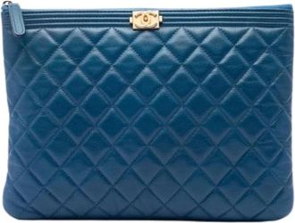 Chanel Pre-owned Clutches, female, Blue, Size: ONE SIZE Pre-owned Quilted Caviar Leather Clutch