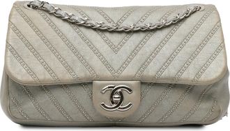 Chanel Pre-owned Womens Studded Chevron Quilted Crossbody - Silver Leather - One Size