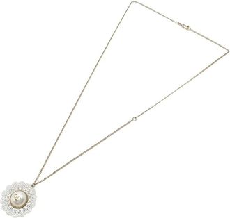Chanel 2015 vergulde halsketting met CC-hanger en imitatieparel - Wit