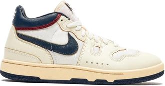 Nike Mac Attack PRM Sneakers - Dames - Fitnessschoenen - Veelkleurig - 40 EU - Leer - Fitness