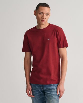 GANT T-Shirt GANT REG SHIELD SS T-SHIRT, Herren, Gr. XL, rot (plumped rot), Jersey, Obermaterial: 100% Baumwolle, regular fit h&uuml;ftlang, Rundhals, abgestepp
