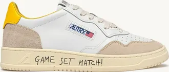Autry MEDALIST LOW SNEAKERS IN WHITE LEATHER AND SLICKER SUEDE WITH LETTERING