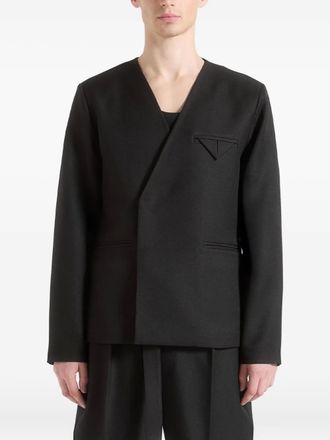 Mani&egrave;re De Voir Colin Minimal collarless double-breasted blazer - Black