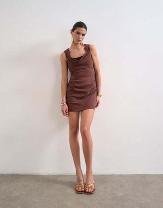 Topshop Vestito corto strutturato color cioccolato drappeggiato-Rosa