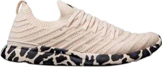 Athletic Propulsion Labs Womens Techloom Wave Athletic Sneakers In Creme/black/leopard