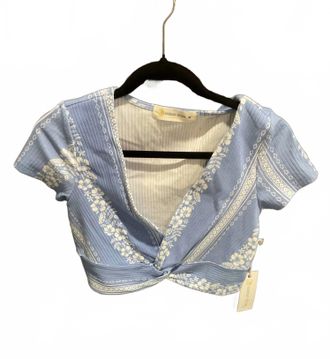 Ocean Drive Clothing Womens Cropped V Neck Top In Blue And White Floral