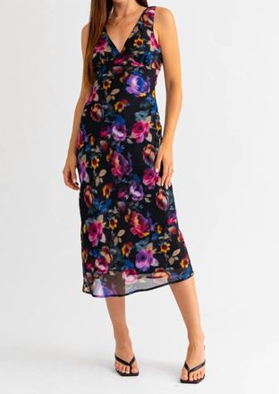 Le Lis Blanc Deux Sleeveless V-Neck Floral Printed Midi Dress In Black-Multi Floral
