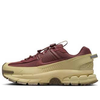Nike (WMNS) Nike Air Zoom Vomero Roam Team Red Gold HQ2181-700