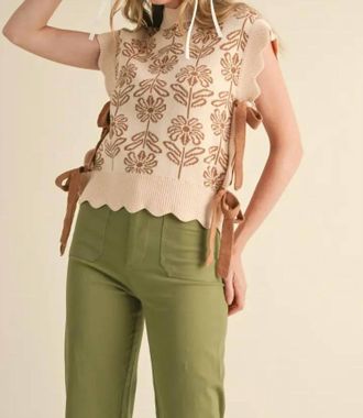 Merci Ribbed Scallop Floral Sweater Vest In Beige Taupe
