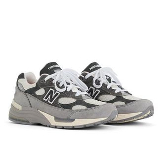New Balance Unisex Made in USA 992 en Gris, Gamuza/Malla, Talla 38.5