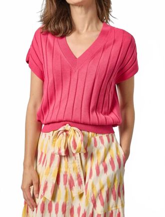 Lilla P Wide Rib Wedge V-Neck Sweater In Azalea