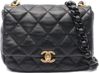 Chanel Borsa a tracolla matelassé con catena 2021 - Nero