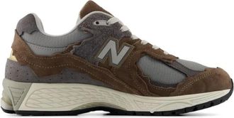 New Balance 2002D Sneakers - Dames - Fitnessschoenen - Bruin - 34 1/2 EU - Nylon - Fitness