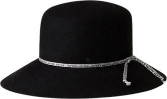 Maison Michel Zwarte Hoed met Witte Stoffen Ornamenten - Dames - Hoeden - Zwart - S - Wol - Accessoires