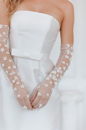 Untamed Petals Valiant Sheer Gloves in Ivory at Nordstrom, Size Medium