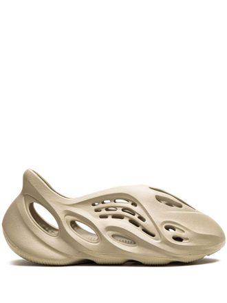 Yeezy by Kanye West Sneakers YEEZY Foam Runner Stone Sage - Toni neutri