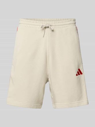 adidas Regular Fit Sweatshorts aus Baumwoll-Mix in Beige, Gr&ouml;&szlig;e XXL