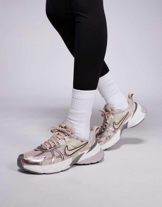 Nike V2K Run sneakers in beige-Neutral