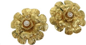 Chanel Vintage Camellia Clip-On Earrings Metal Metal Earrings Jewelry (Pre-Owned)