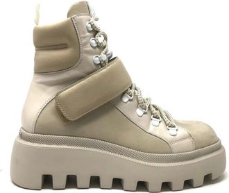 Vic Mati&eacute; Leren veterschoen en velcro laars - Dames - Veterlaarzen - Beige - 38 EU - Schoenen
