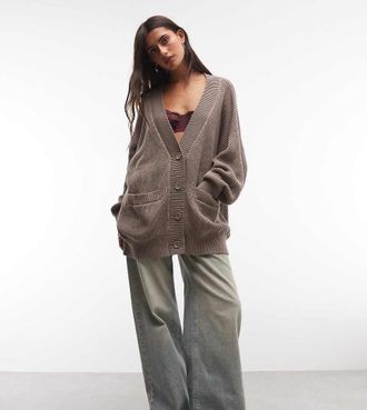 Monki cardigan lungo lavorato a maglia oversize color mink-Rosa