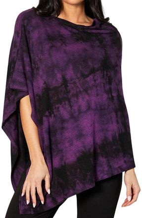 French Kyss Marble Wash Asymmetrical Poncho In Grape