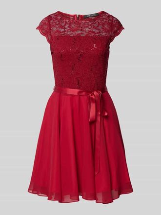 Swing Cocktailkleid mit Spitzenbesatz und Bindeg&uuml;rtel in Rot, Gr&ouml;&szlig;e 42