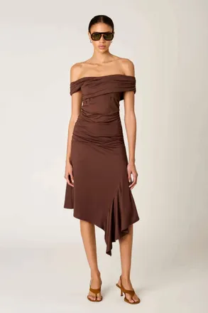 Nia Magnolia Off The Shoulder Top In Chocolate