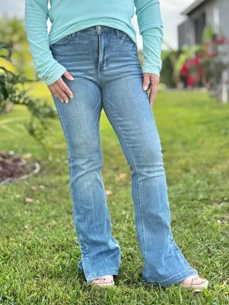 Judy Blue Denim, Diamonds & Drama Bootcut Jeans In Blue