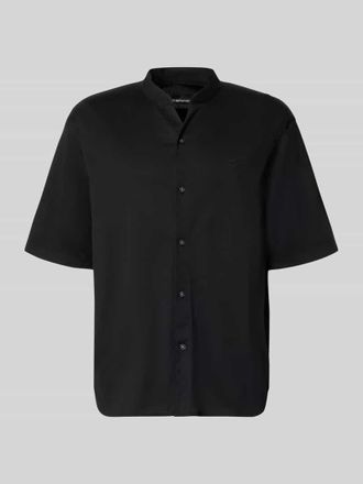 Emporio Armani Regular Fit Freizeithemd mit V-Ausschnitt und Label-Stitching in Black, Gr&ouml;&szlig;e XXL