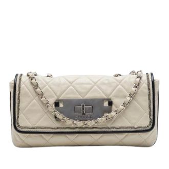 Chanel Pre-owned East West Flap Bag - Dames - Pre-owned - Beige - Maat: ONE Size Leer