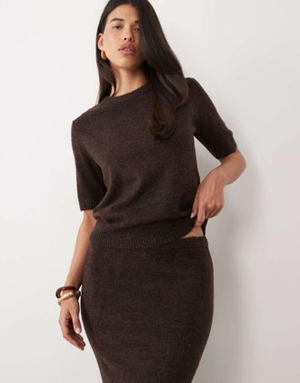 Pretty Lavish top coordinato a maniche corte lavorato a maglia color cioccolato-Marrone