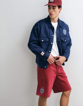 Levi's England 478 - Pantaloncini di jeans ampi lavaggio rosso in coordinato