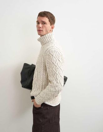 Topman maglione comodo lavorato a trecce con collo alto in ecru-Neutro