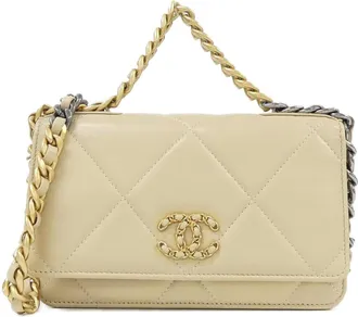 Chanel Beige Leather Chain/Shoulder Wallet (Pre-Owned)