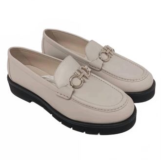 Ferragamo Womens Rolo Double Gancio Bit Loafers In Bone