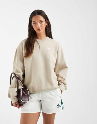 adidas Originals Essentials - Felpa girocollo lunga in pile kaki-Neutro
