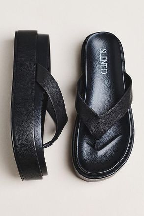 Silent D Tamarah Platform Thong Sandals