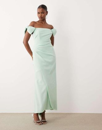 Forever New Vestito lungo arricciato verde menta con maniche a fiocco strutturate e spalle scoperte
