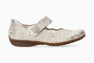 Mephisto Womens Fabienne Hand Made Mary Jane Shoes In Light Sand