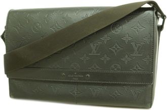 Louis Vuitton Noir Shoulder Bag (Pre-Owned)