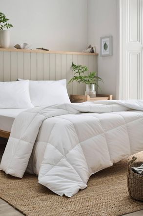 Christy Cloud Loft Lightweight Summer 4.5 Tog Duvet in White | Size: Super King