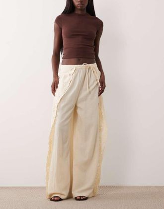 Asos Pantaloni in pizzo ricamati-Bianco