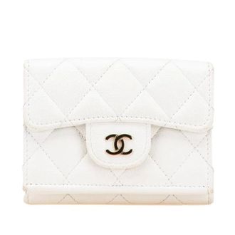 Chanel Pre-owned Wallets, female, White, Size: ONE SIZE Pre-owned Matelass&eacute; Caviar Skin Compact Wallet