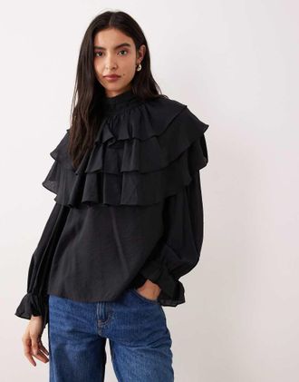 Glamorous Blusa accollata boh&eacute;mien nera con volant-Nero