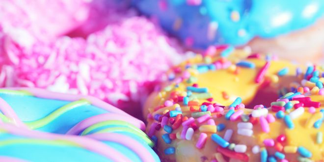 Detailaufnahme von bunten Donuts